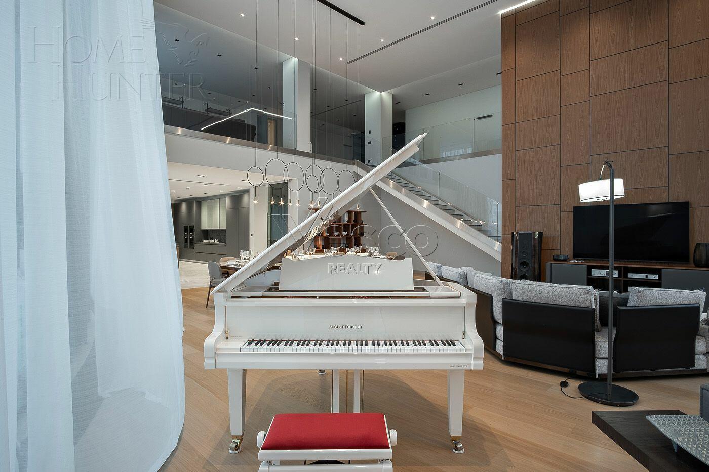 3-этажный коттедж 2 600 м² с отделкой