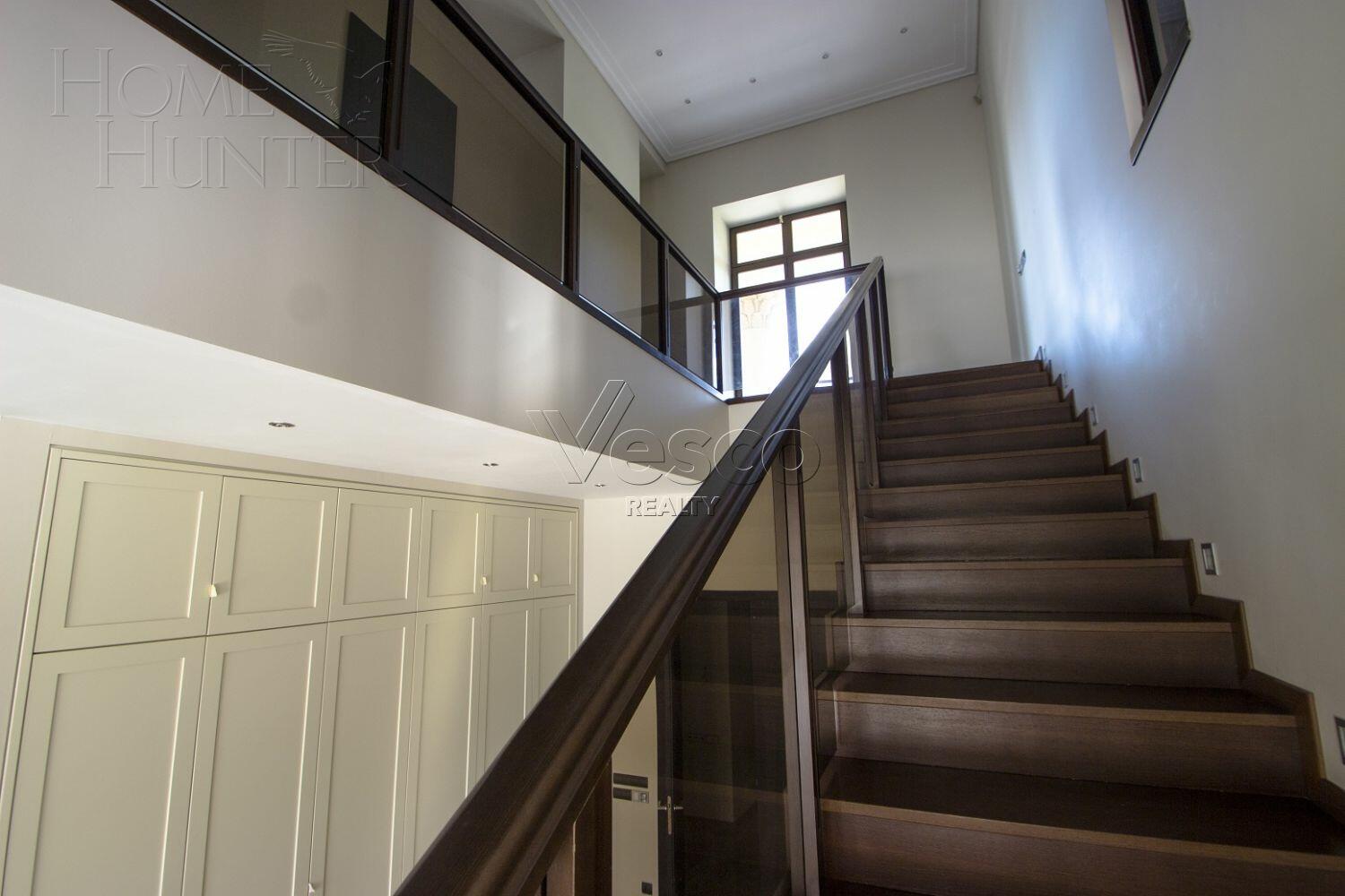 2-этажный коттедж 800 м² с отделкой