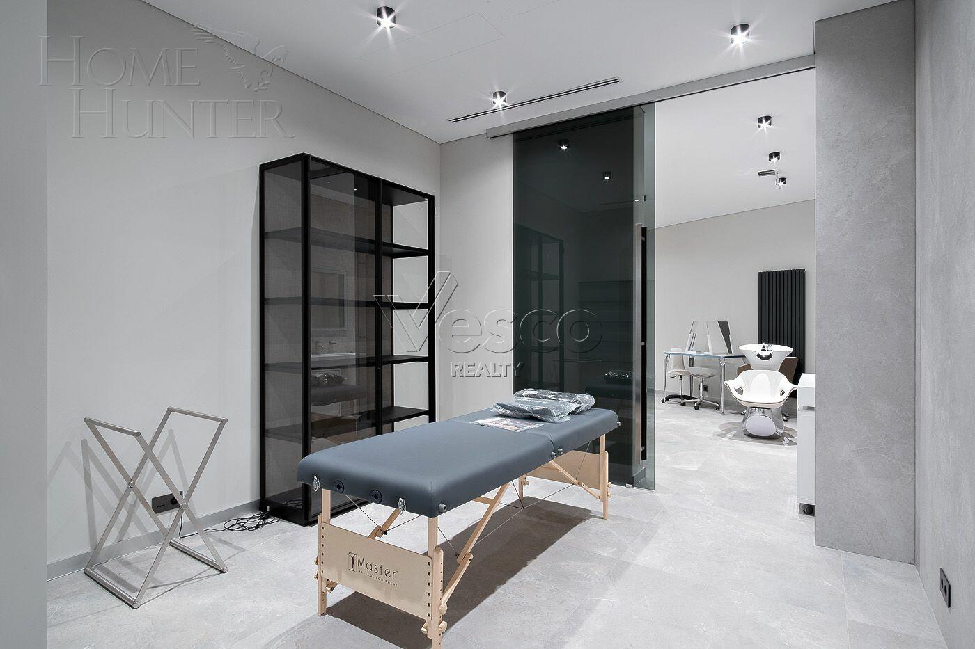 3-этажный коттедж 2 600 м² с отделкой