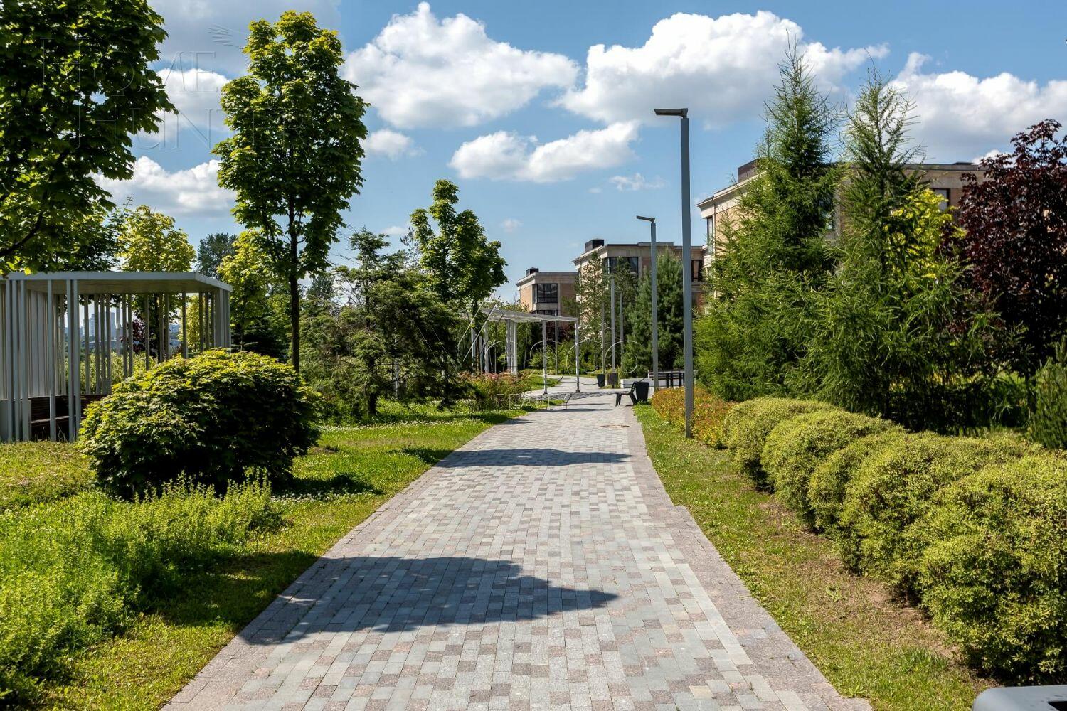 4-УРОВНЕВЫЙ ТАУНХАУС БЕЗ ОТДЕЛКИ 420 М² НА 1 ЭТАЖЕ