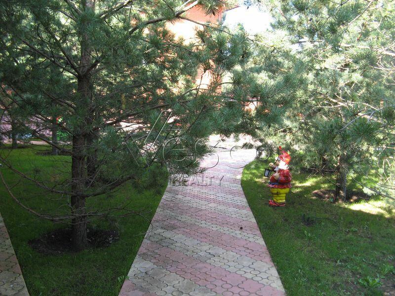 3-этажный коттедж 1 200 м² с отделкой