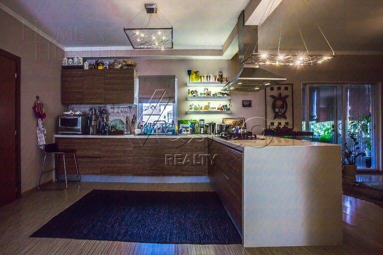 2-этажный коттедж 300 м² с отделкой