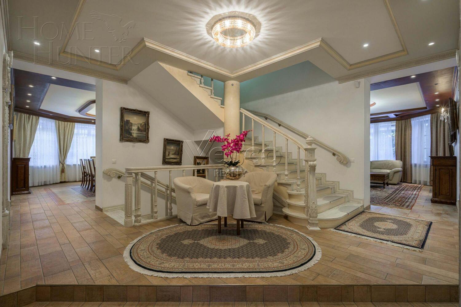 2-этажный коттедж 1 720 м² с отделкой