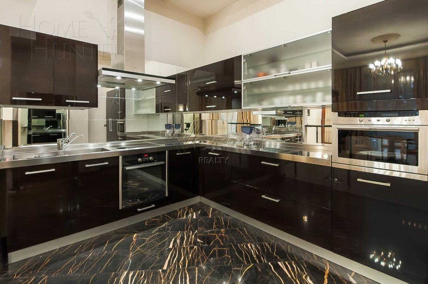 4-КОМН. КВАРТИРА С ОТДЕЛКОЙ 196 М² НА 4 ЭТАЖЕ