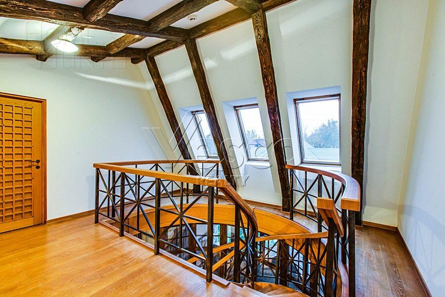 2-этажный коттедж 720 м² с отделкой