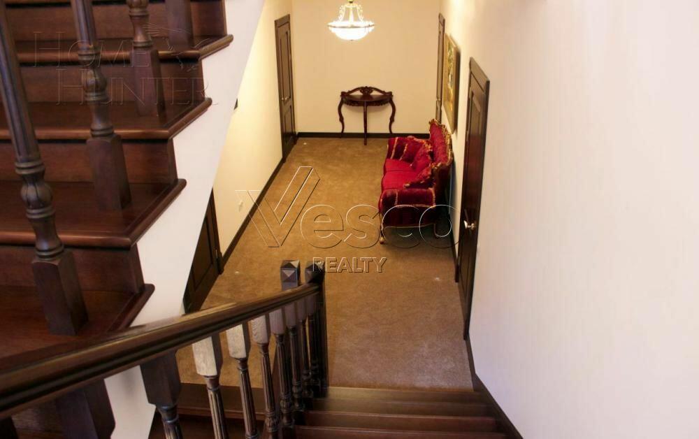 2-этажный коттедж 800 м² с отделкой