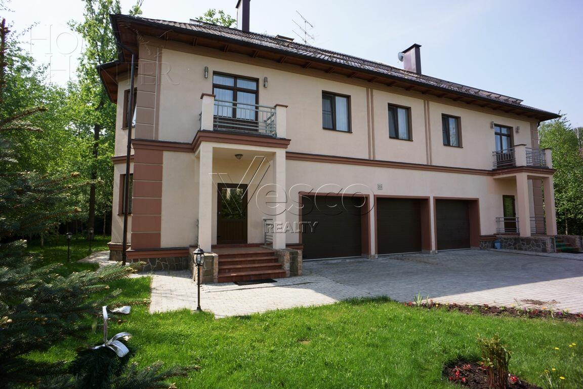 2-этажный таунхаус 640 м² с отделкой