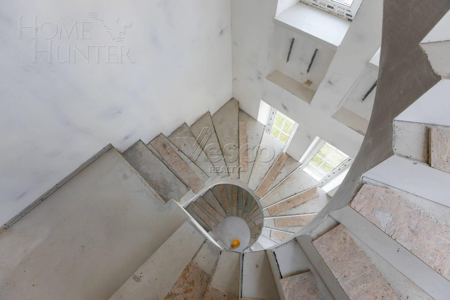 3-этажный коттедж 297 м² без отделки