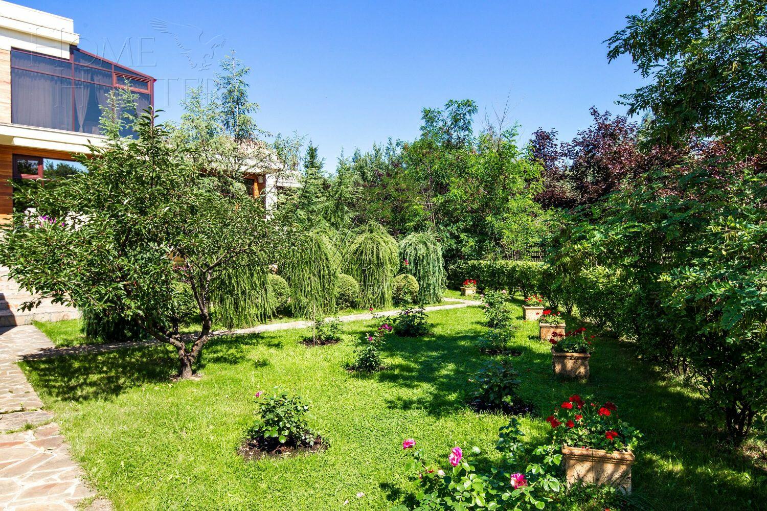 2-этажный коттедж 1 200 м² с отделкой