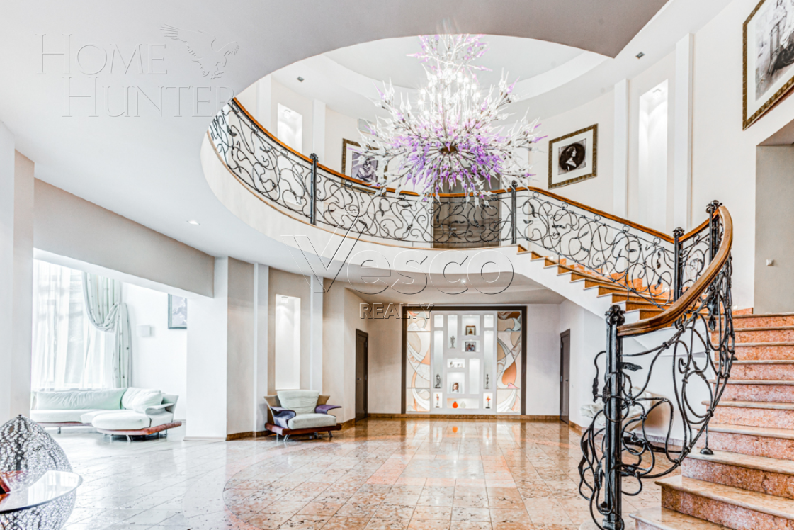 2-этажный коттедж 1 400 м² с отделкой