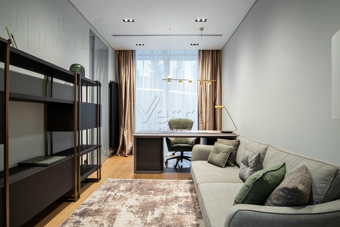 3-этажный коттедж 2 600 м² с отделкой