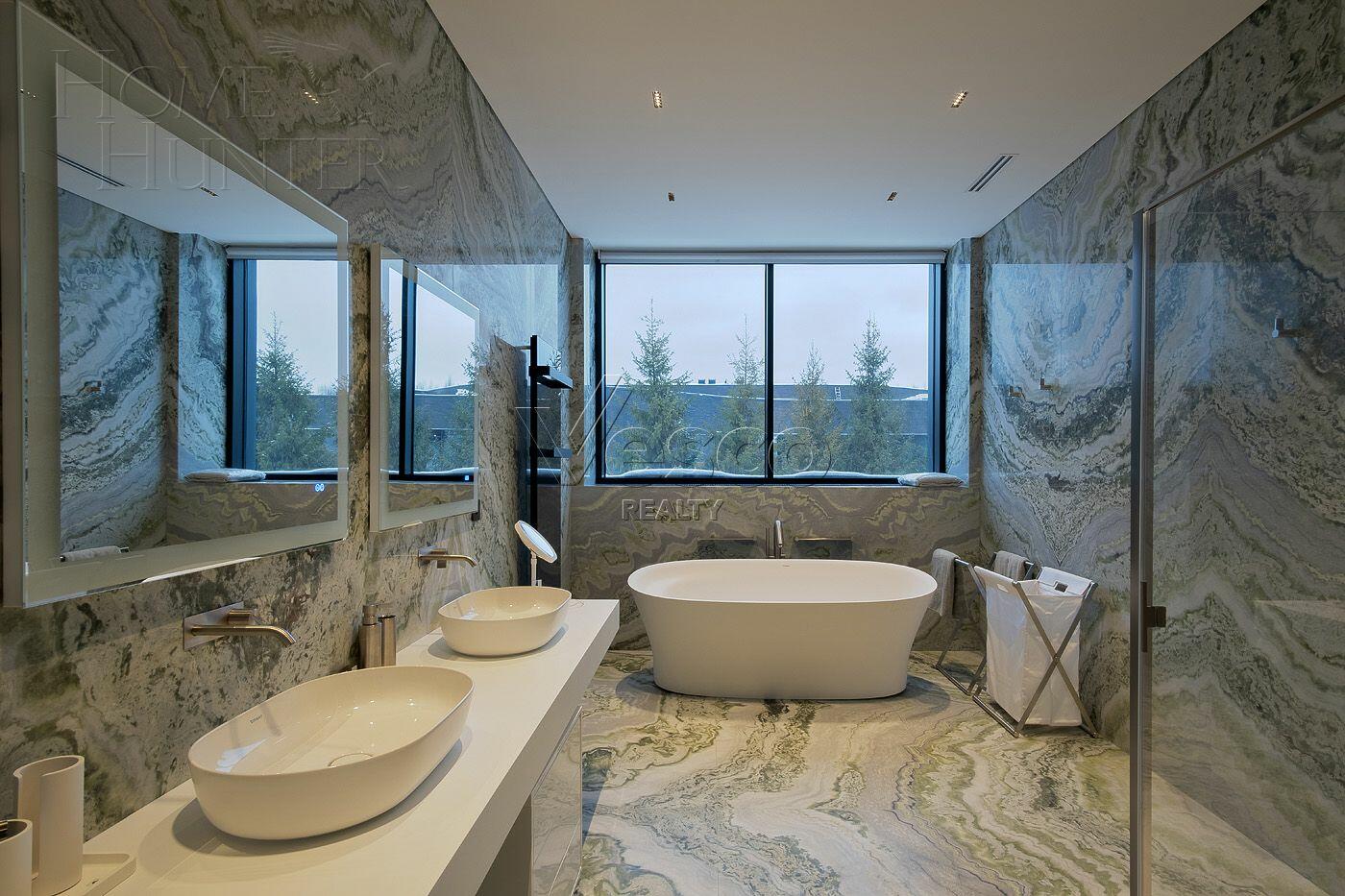 3-этажный коттедж 2 600 м² с отделкой