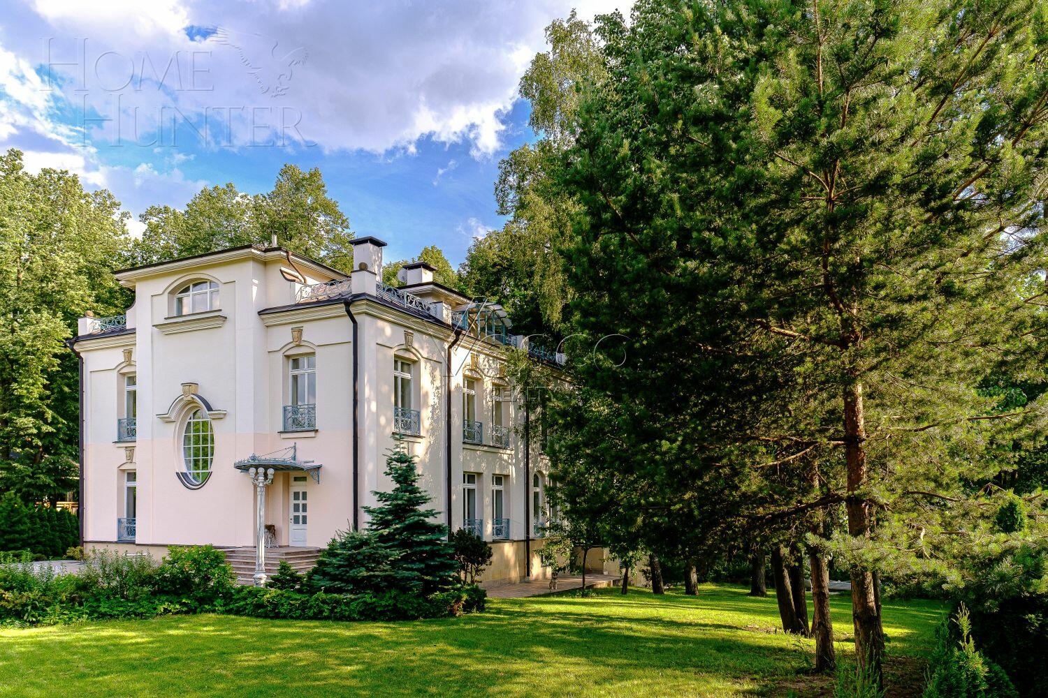 2-этажный коттедж 640 м² с отделкой