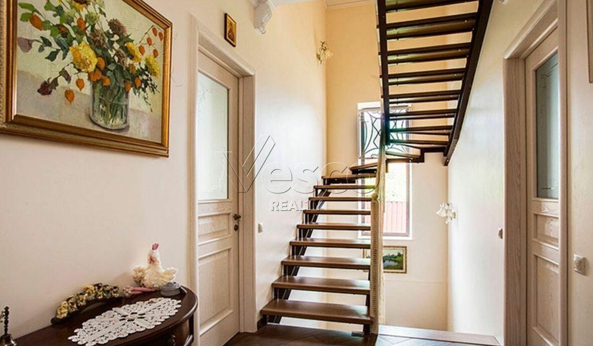 2-этажный таунхаус 516 м² с отделкой