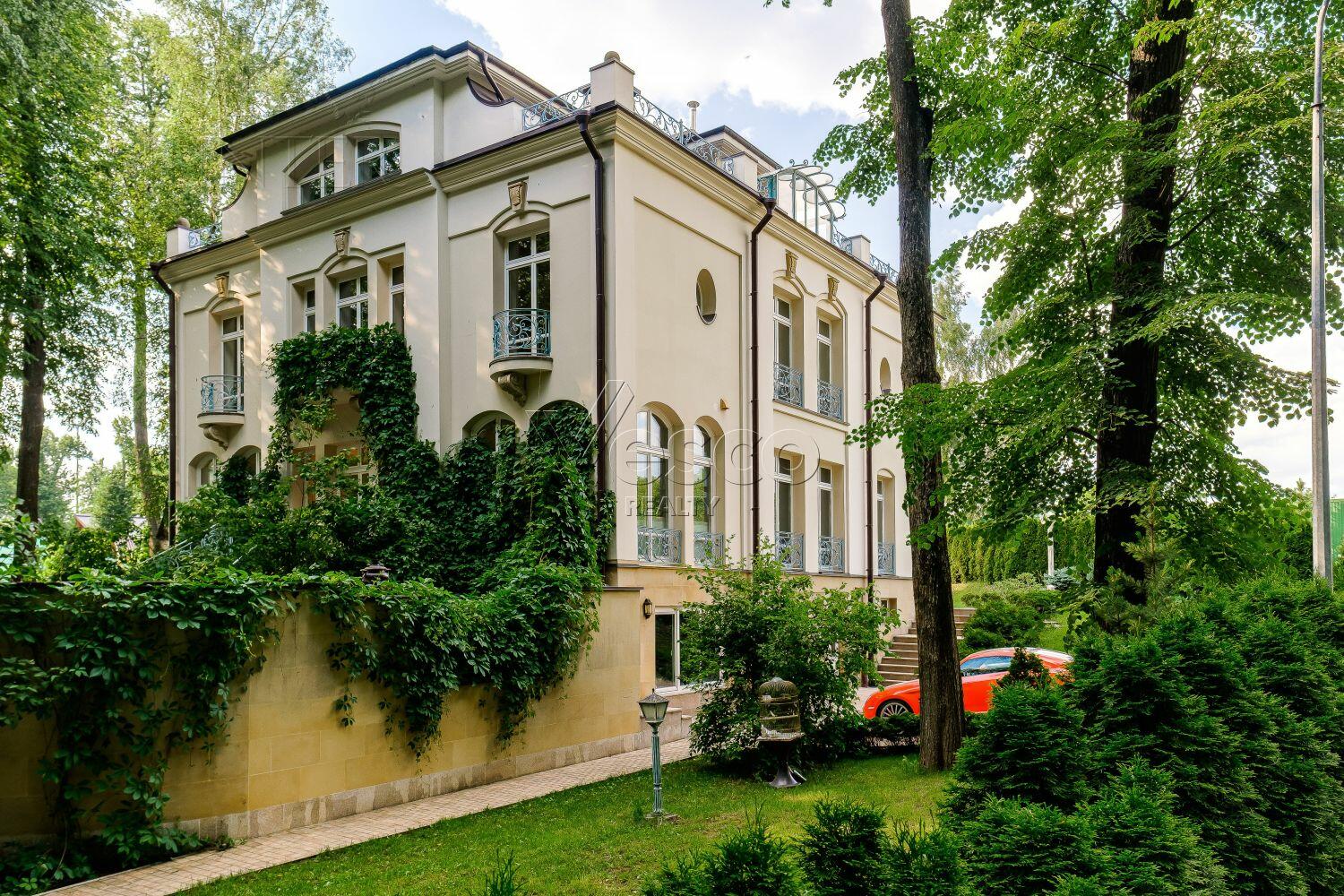 2-этажный коттедж 640 м² с отделкой