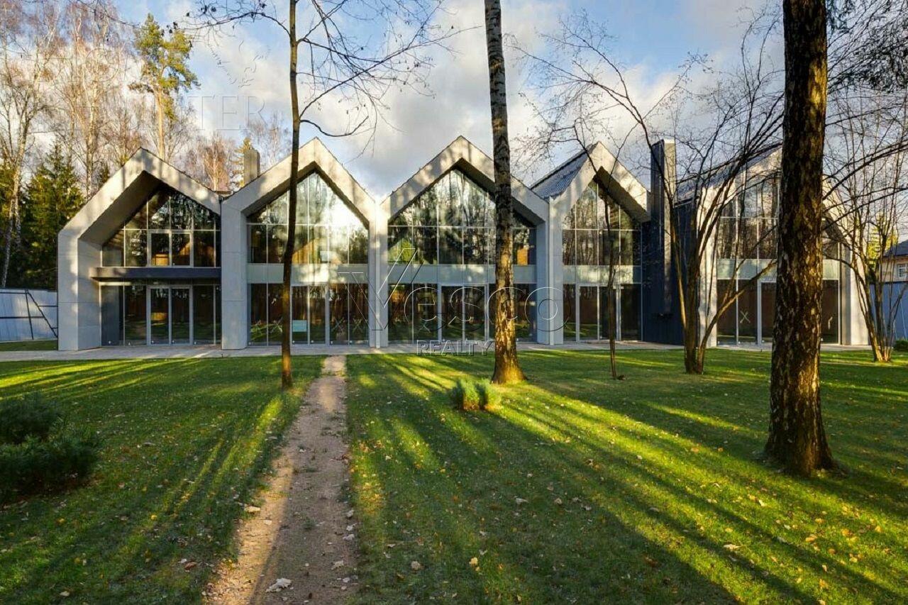 2-этажный коттедж 3 067 м² без отделки