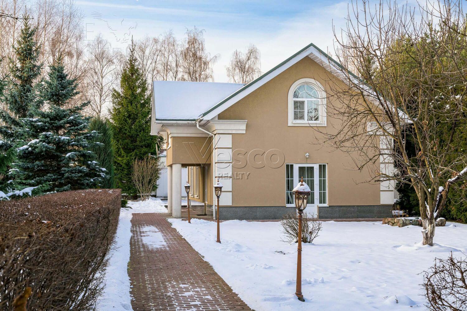 2-этажный коттедж 1 720 м² с отделкой