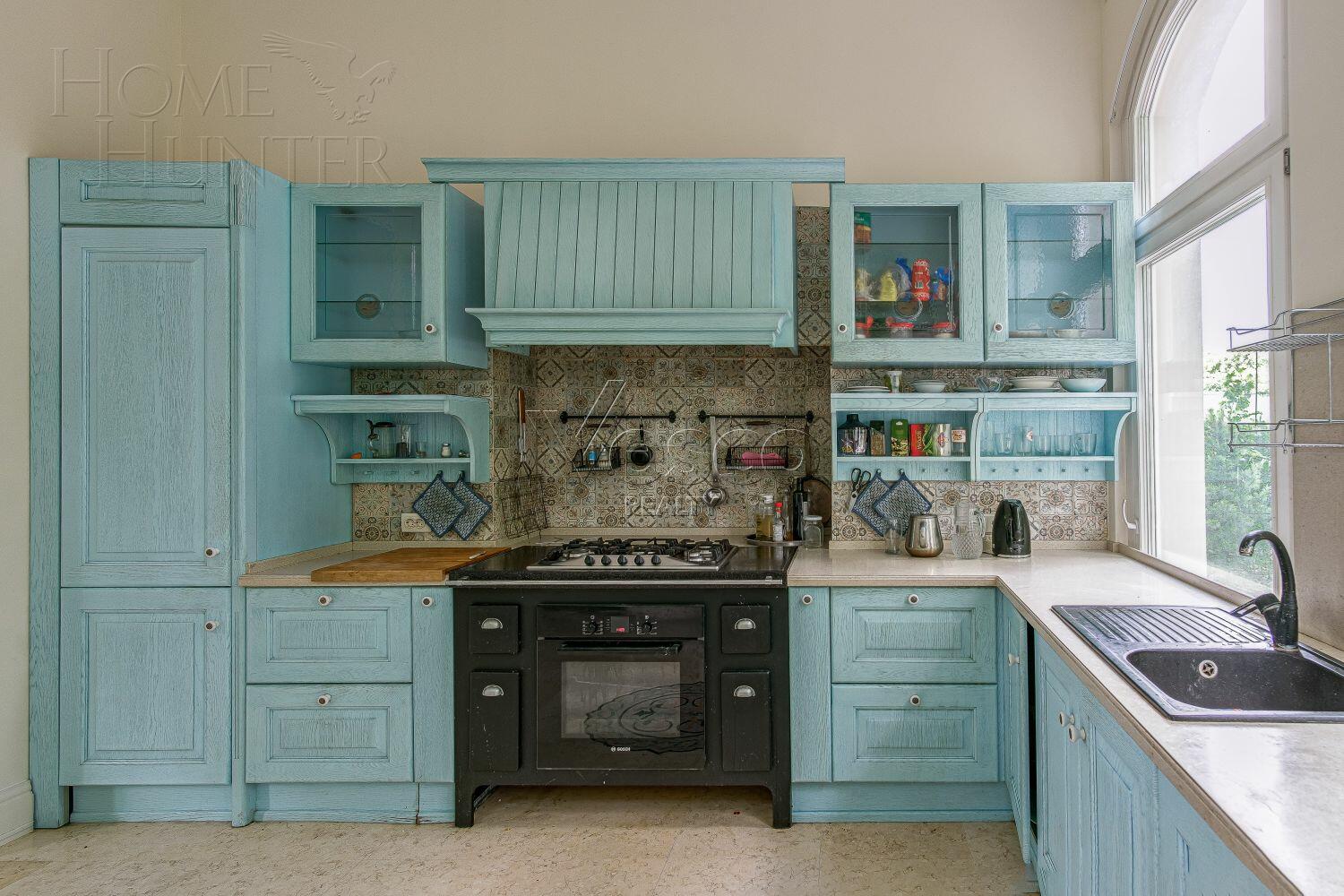 2-этажный коттедж 640 м² с отделкой