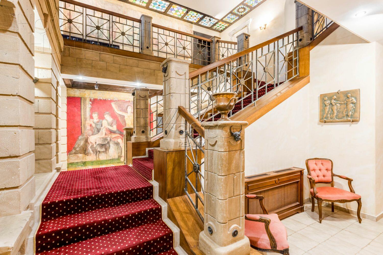 2-этажный коттедж 820 м² с отделкой