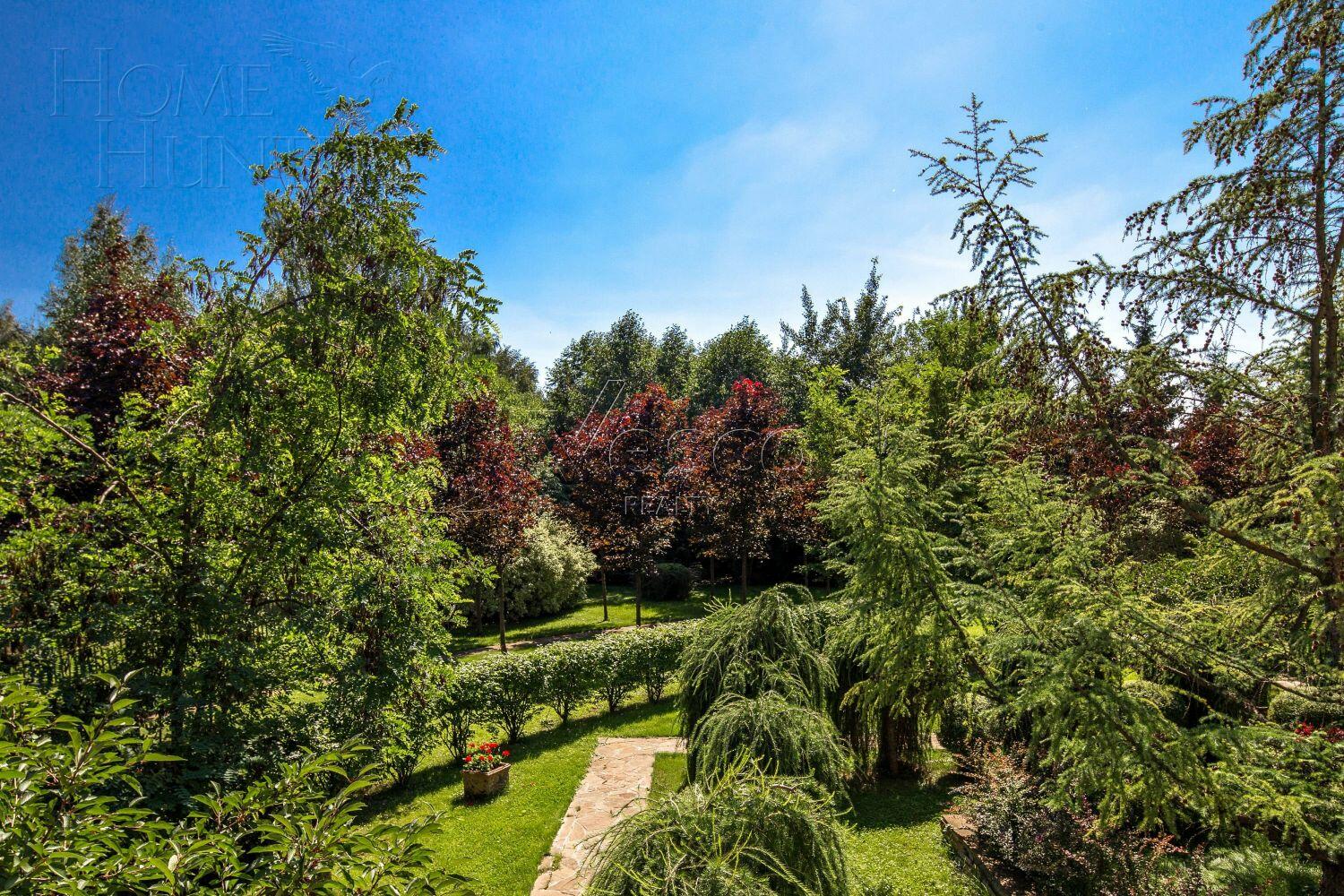 2-этажный коттедж 1 200 м² с отделкой