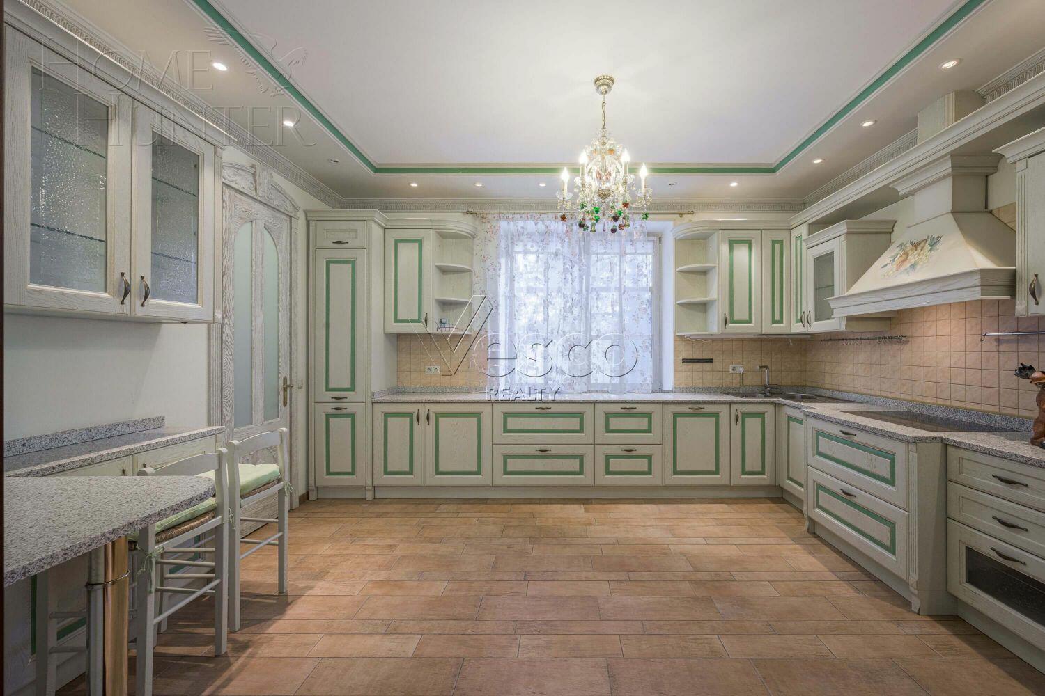 2-этажный коттедж 1 720 м² с отделкой