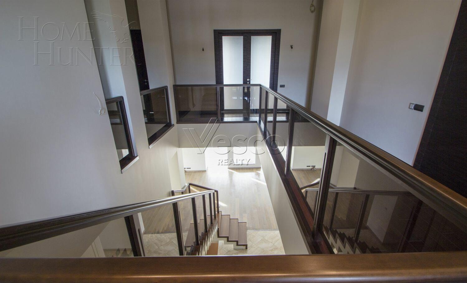 2-этажный коттедж 800 м² с отделкой