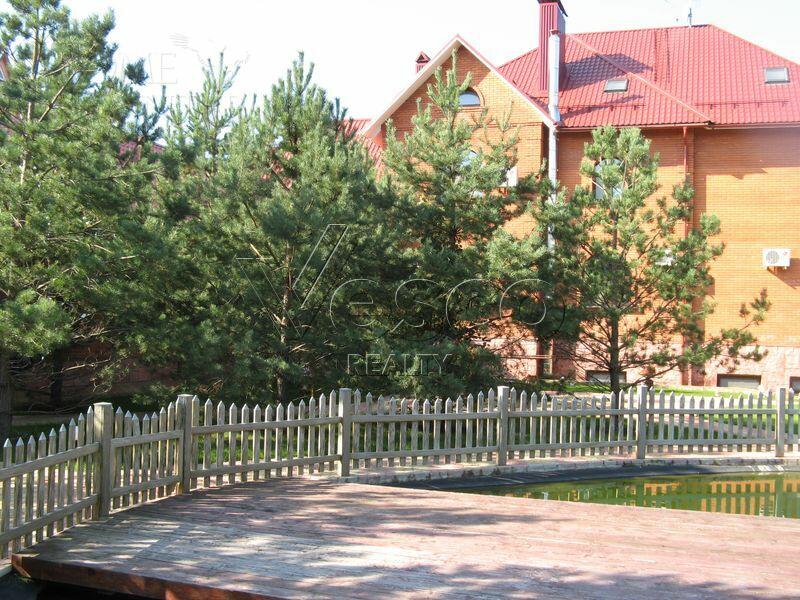 3-этажный коттедж 1 200 м² с отделкой