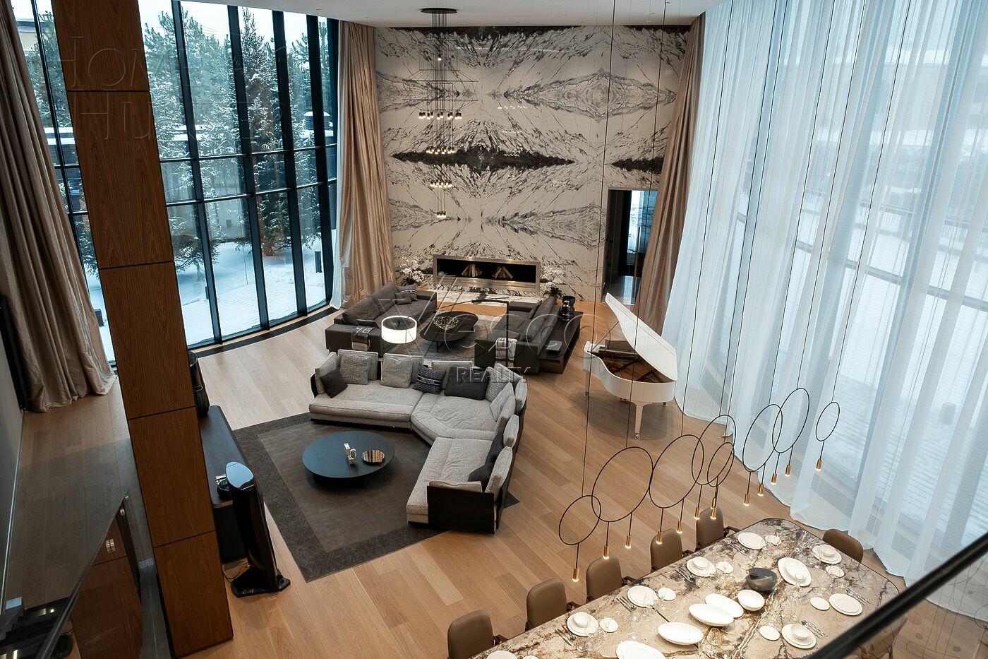 3-этажный коттедж 2 600 м² с отделкой