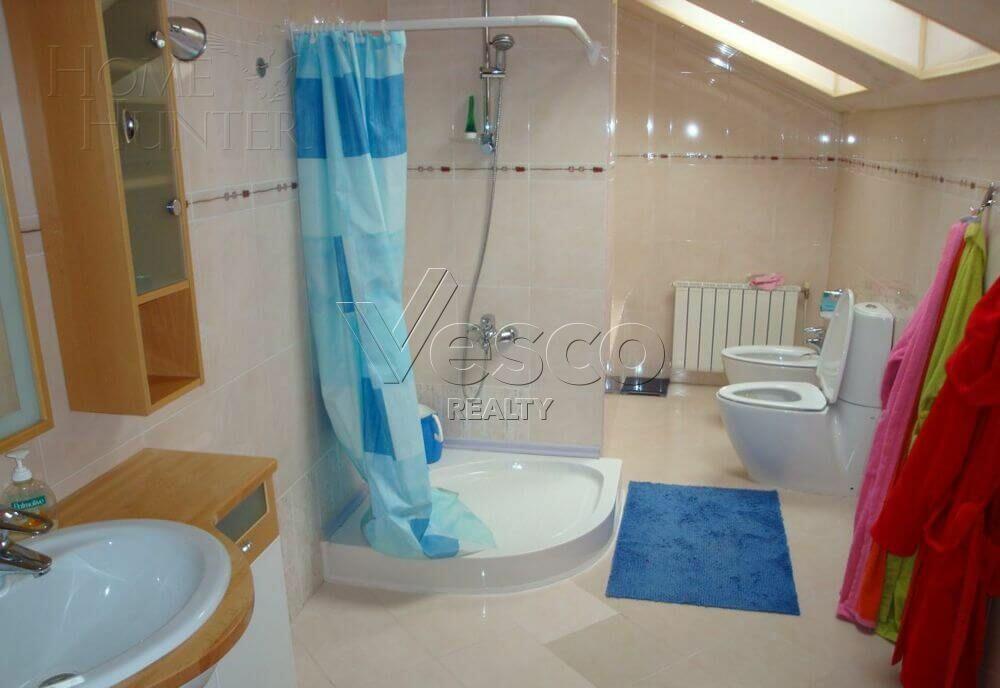 2-этажный коттедж 1 100 м² с отделкой