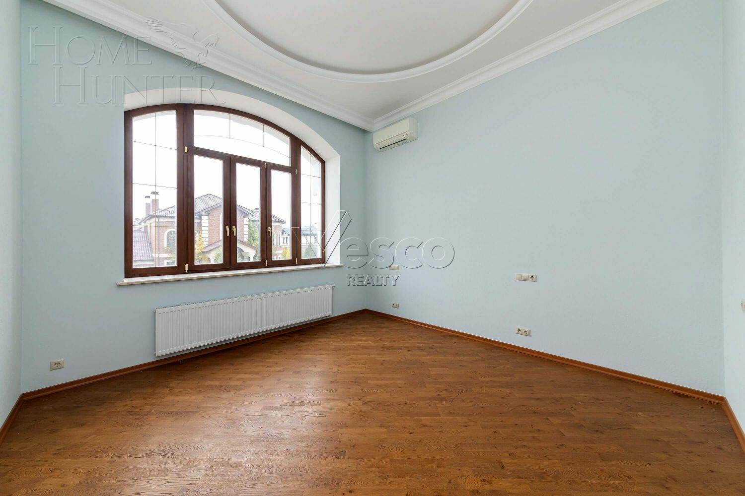 2-этажный коттедж 1 000 м² с отделкой