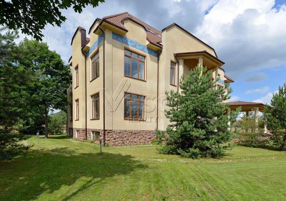 2-этажный коттедж 1 200 м² с отделкой
