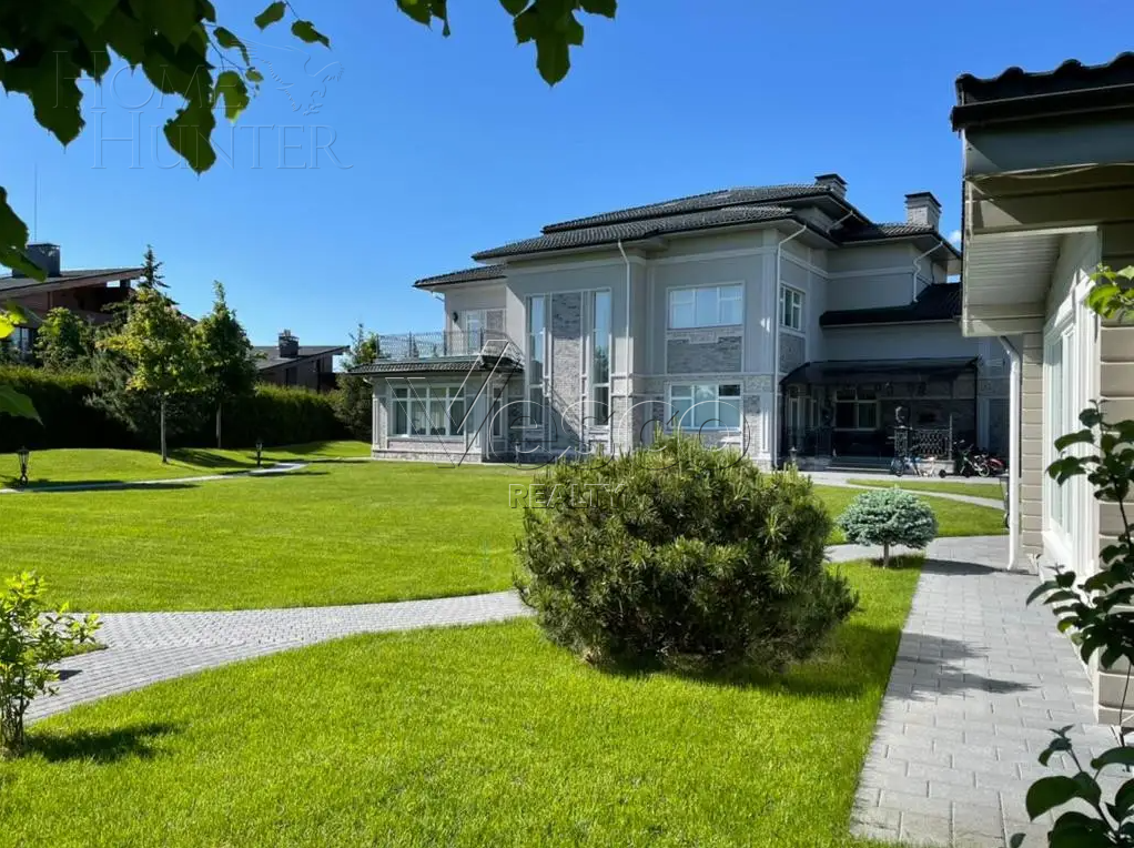 2-этажный коттедж 900 м² с отделкой