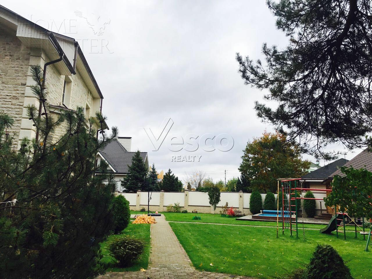 3-этажный коттедж 287 м² с отделкой