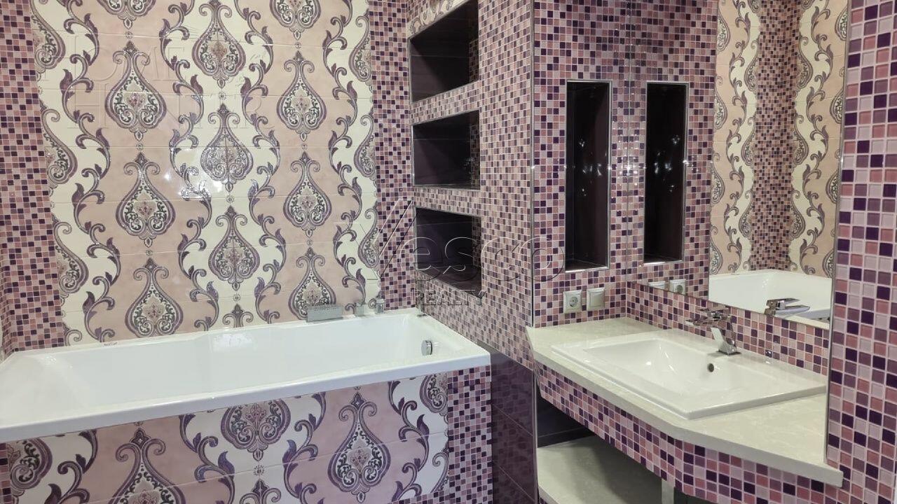 3-этажный коттедж 1 162 м² с отделкой