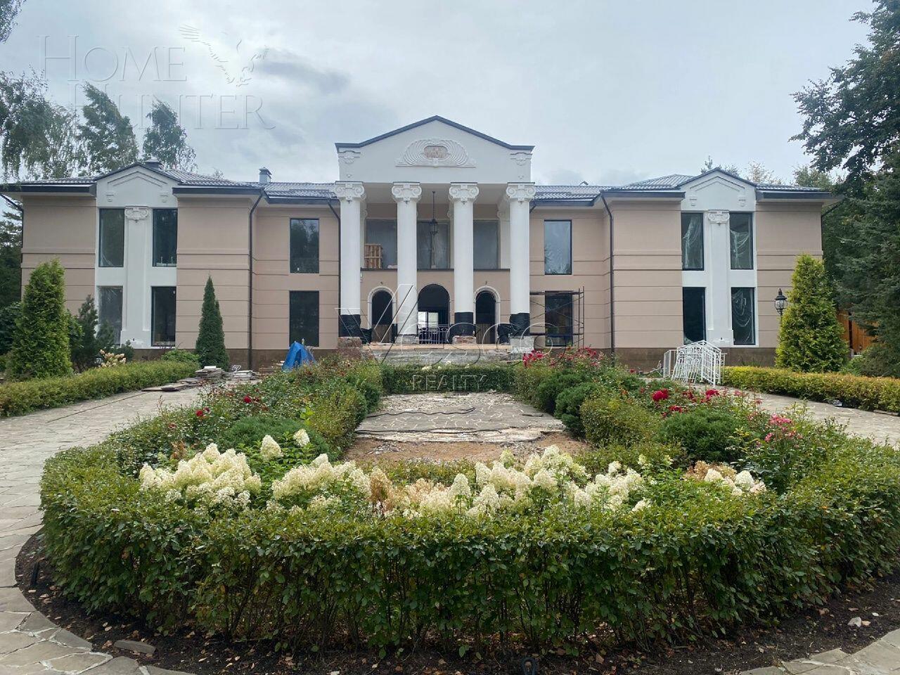 2-этажный коттедж 1 550 м² без отделки