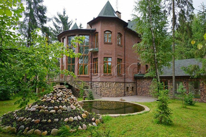 2-этажный коттедж 1 500 м² с отделкой