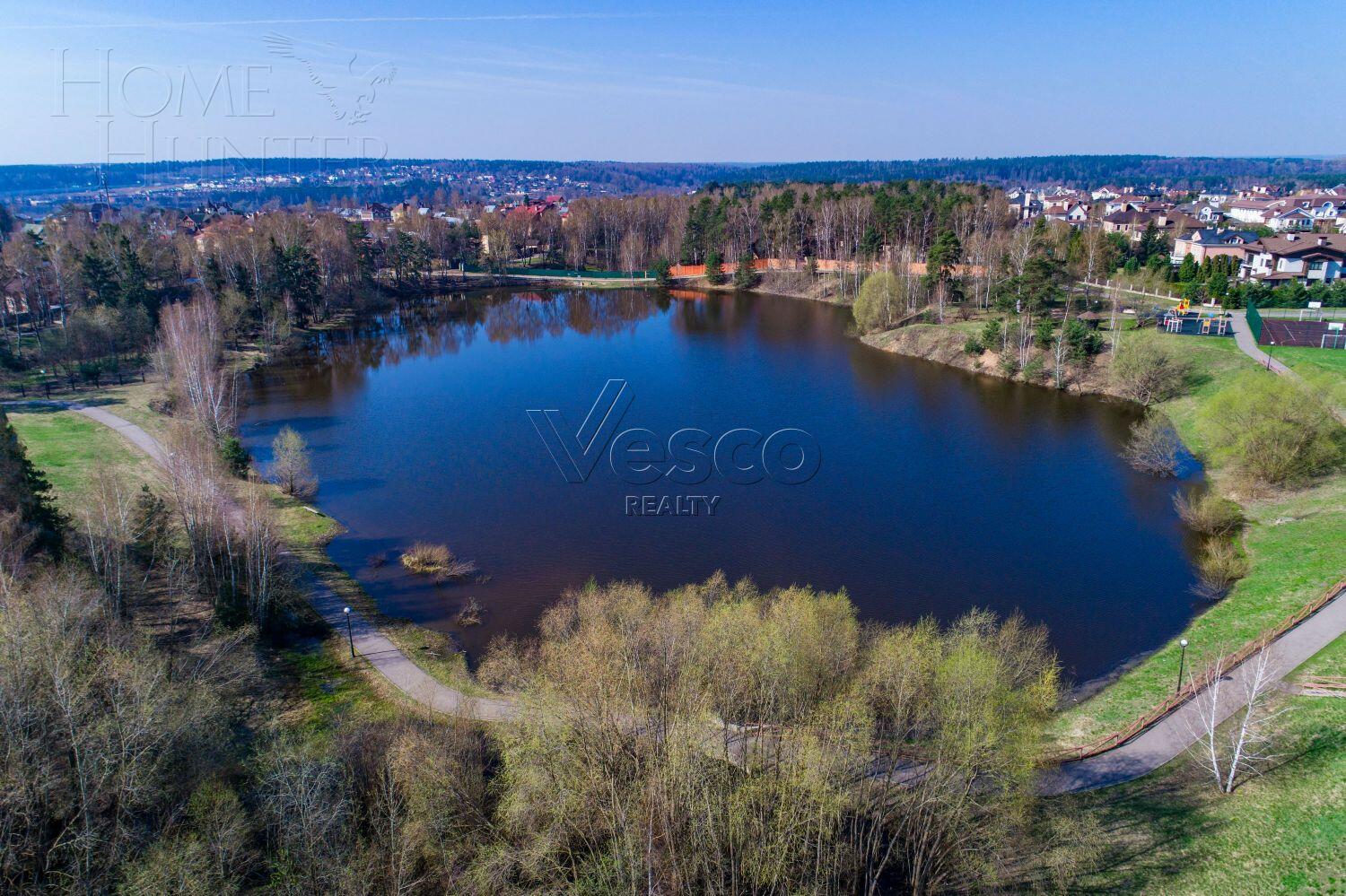 3-этажный коттедж 2 400 м² с отделкой