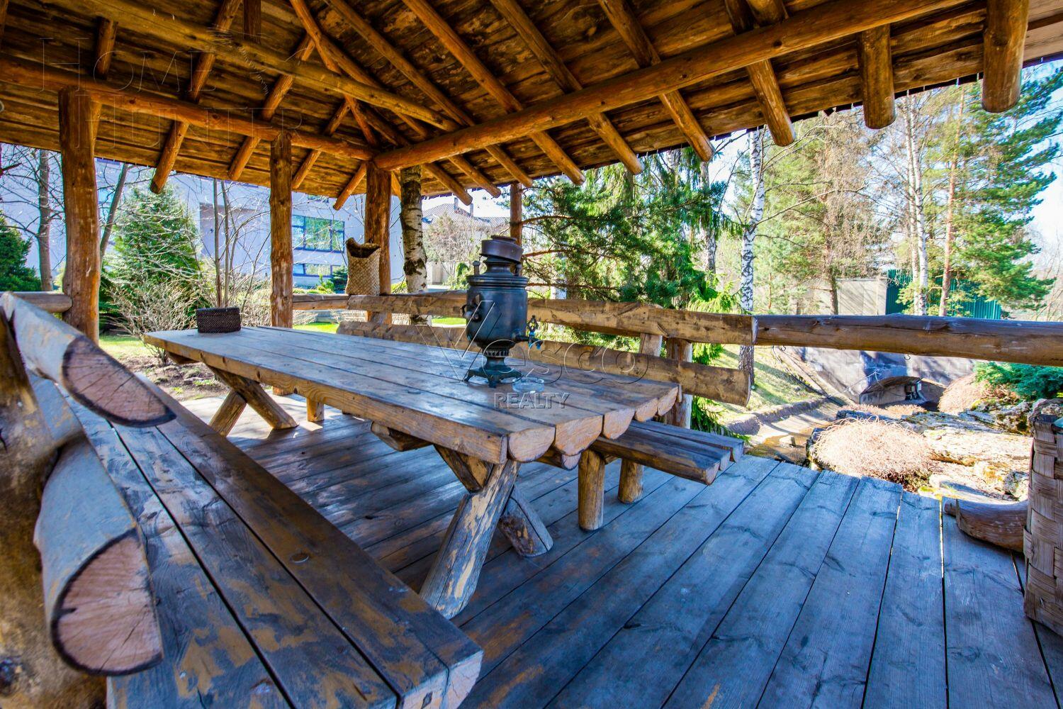 3-этажный коттедж 2 400 м² с отделкой