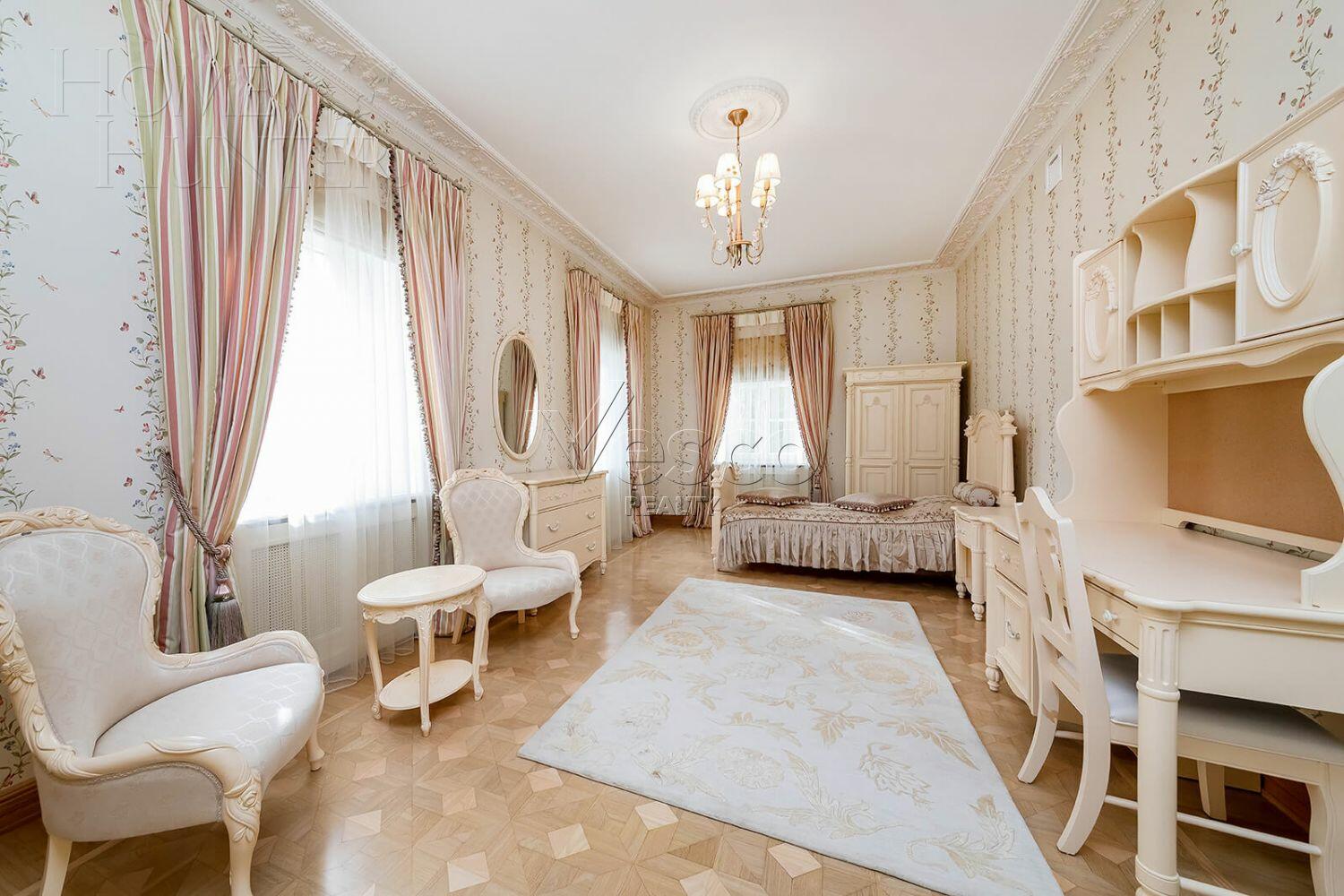 3-этажный коттедж 1 800 м² с отделкой