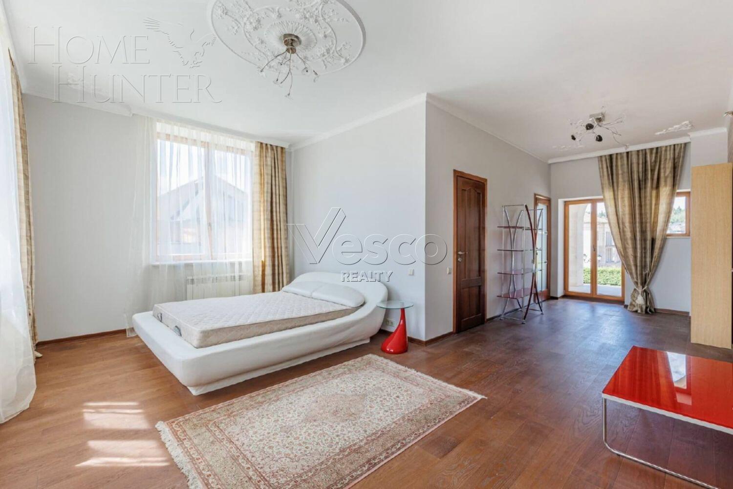 2-этажный коттедж 750 м² с отделкой