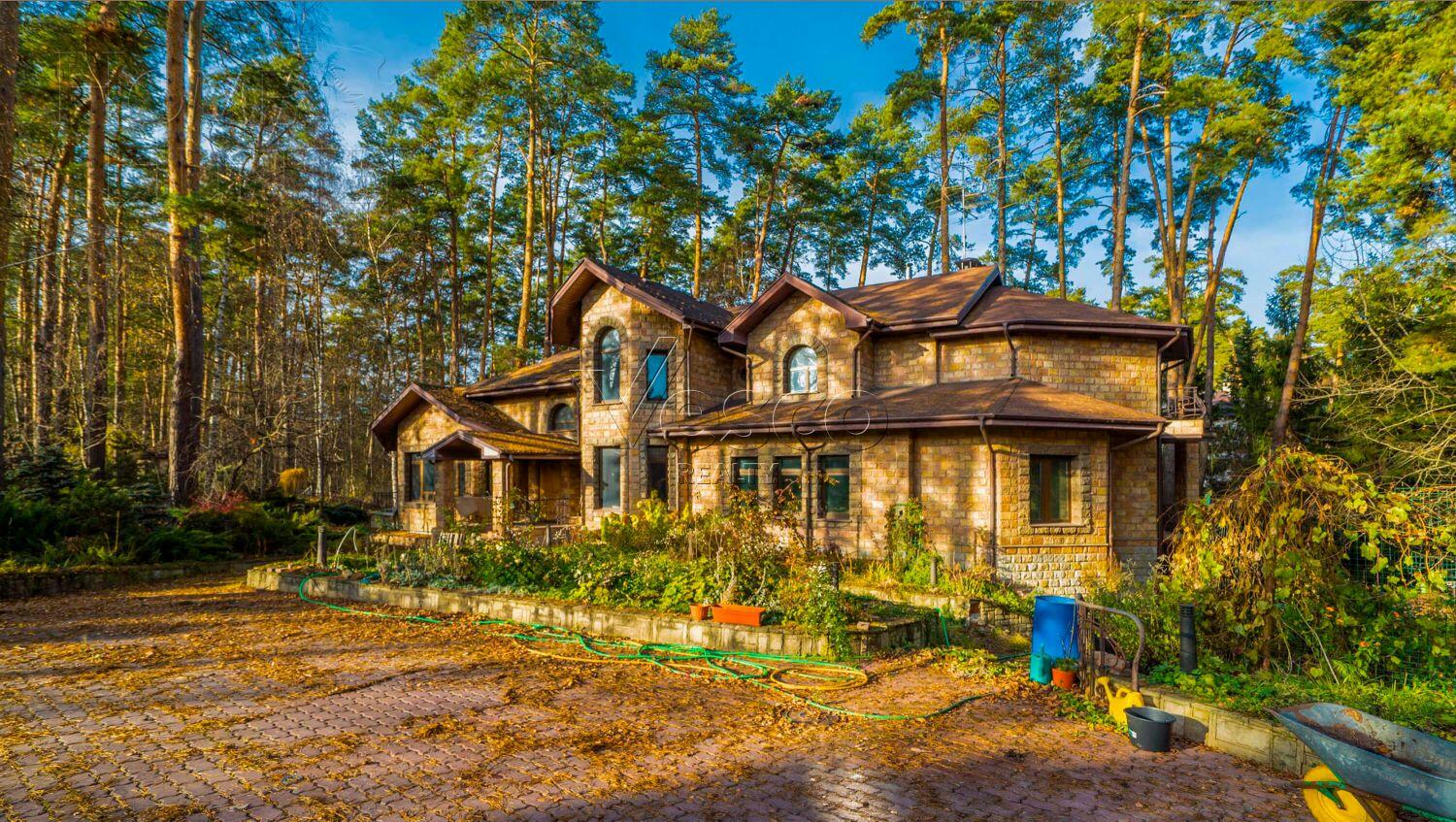 3-этажный коттедж 1 170 м² без отделки