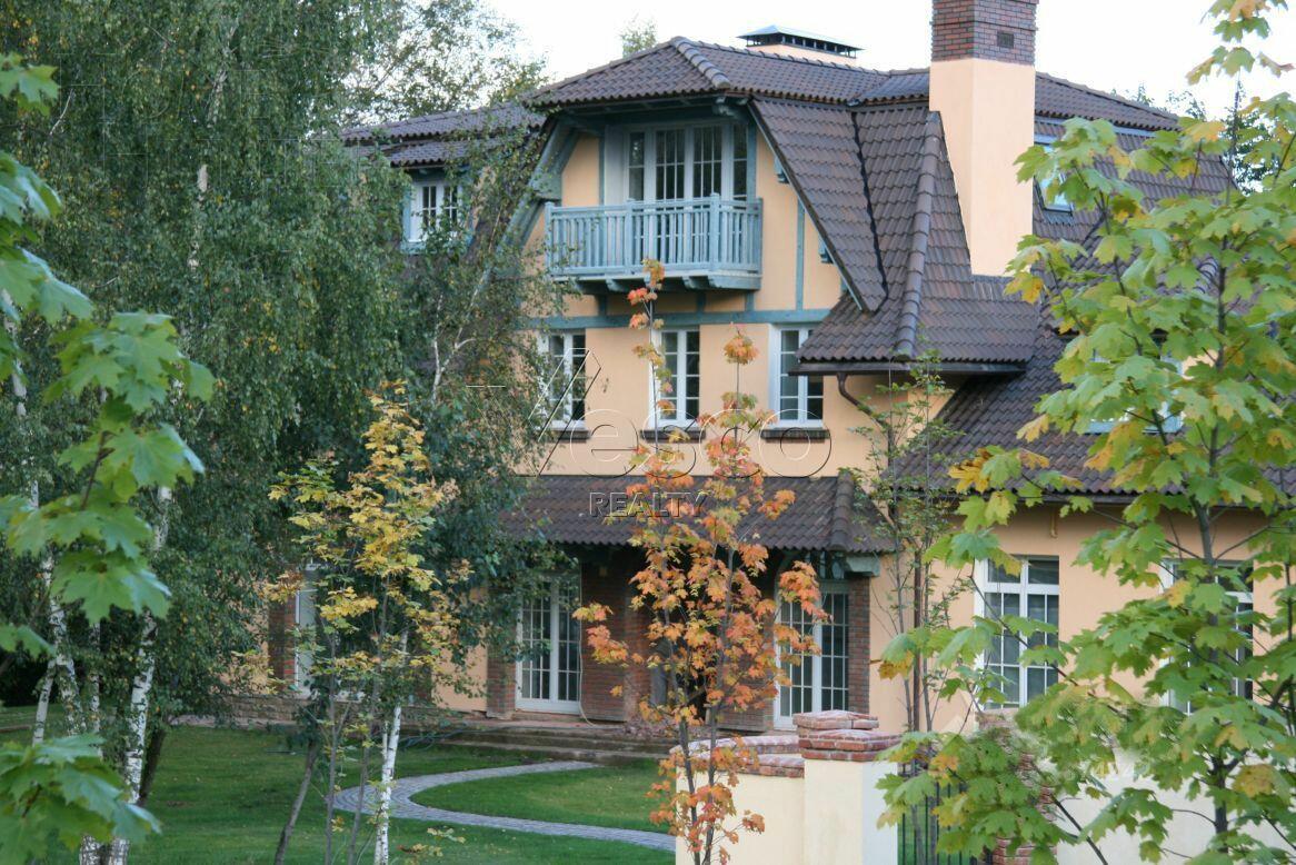 2-этажный коттедж 540 м² без отделки