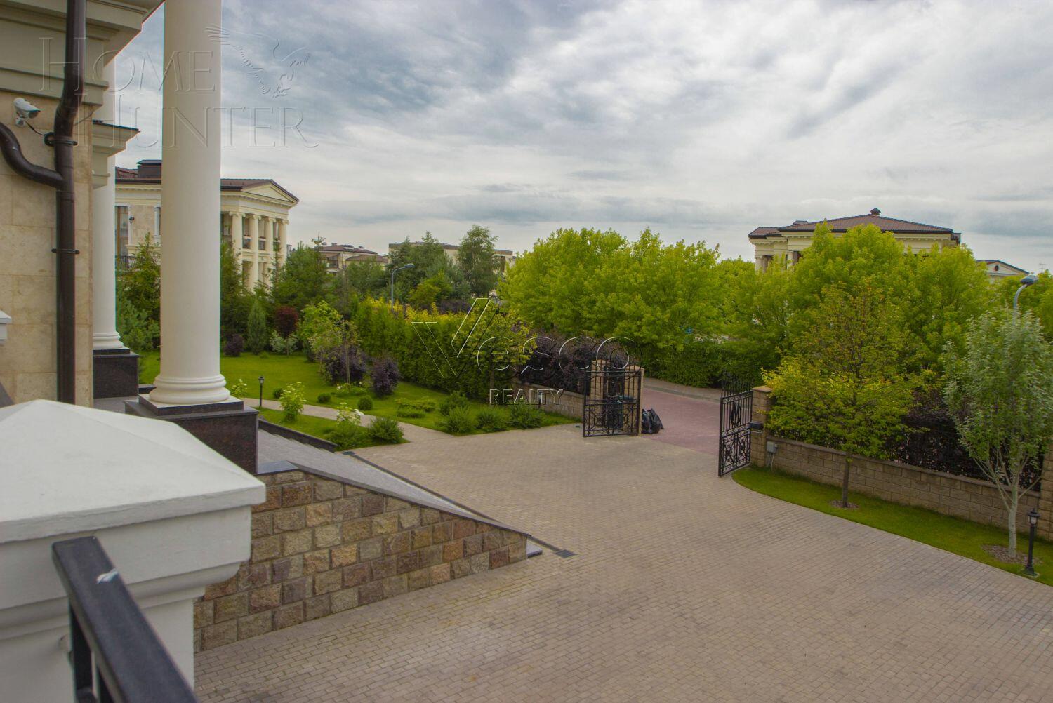 2-этажный коттедж 1 250 м² с отделкой