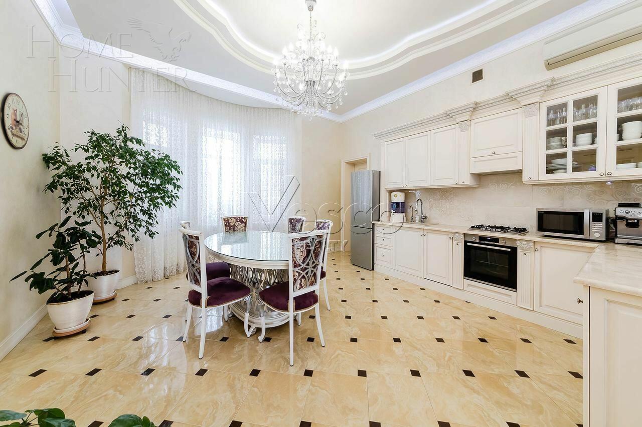 3-этажный коттедж 786 м² с отделкой