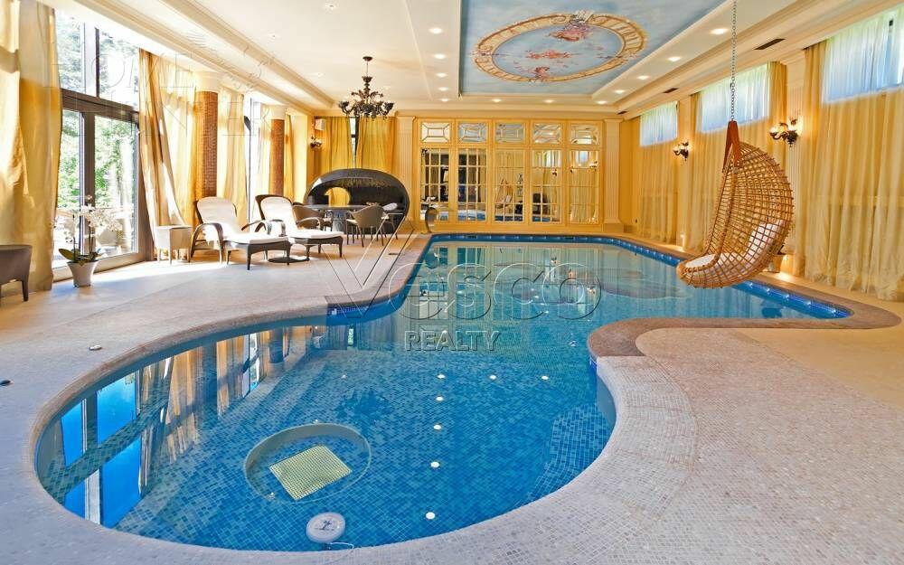 2-этажный коттедж 1 360 м² с отделкой