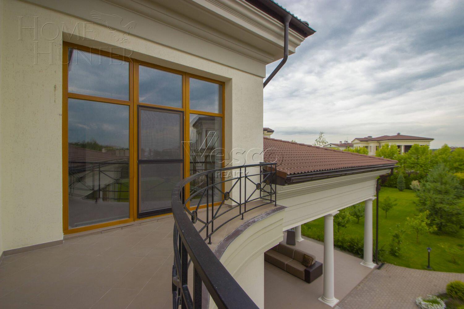 2-этажный коттедж 1 250 м² с отделкой