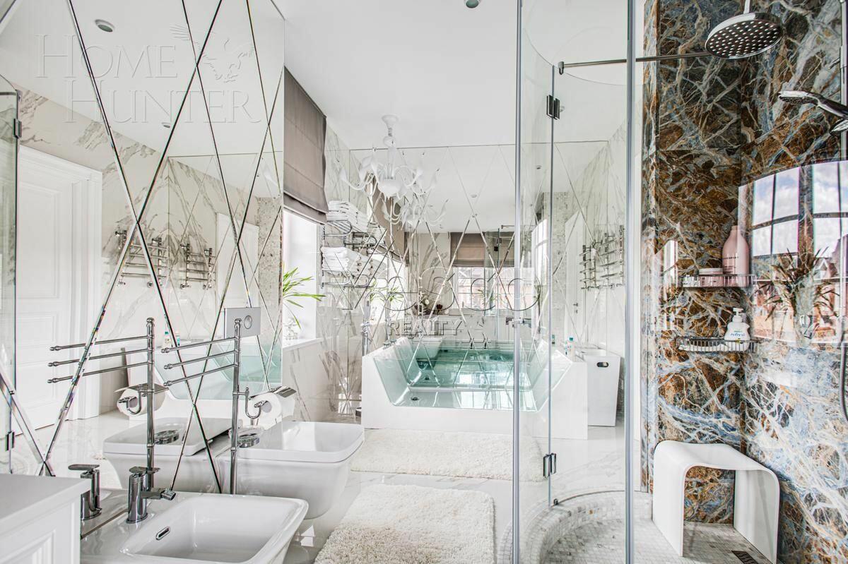 3-этажный коттедж 550 м² с отделкой