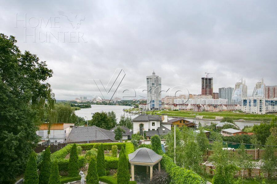 3-этажный коттедж 1 200 м² без отделки