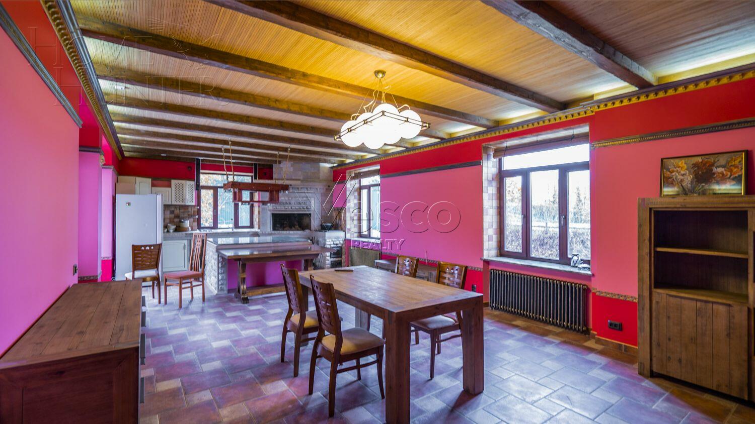 2-этажный коттедж 900 м² с отделкой