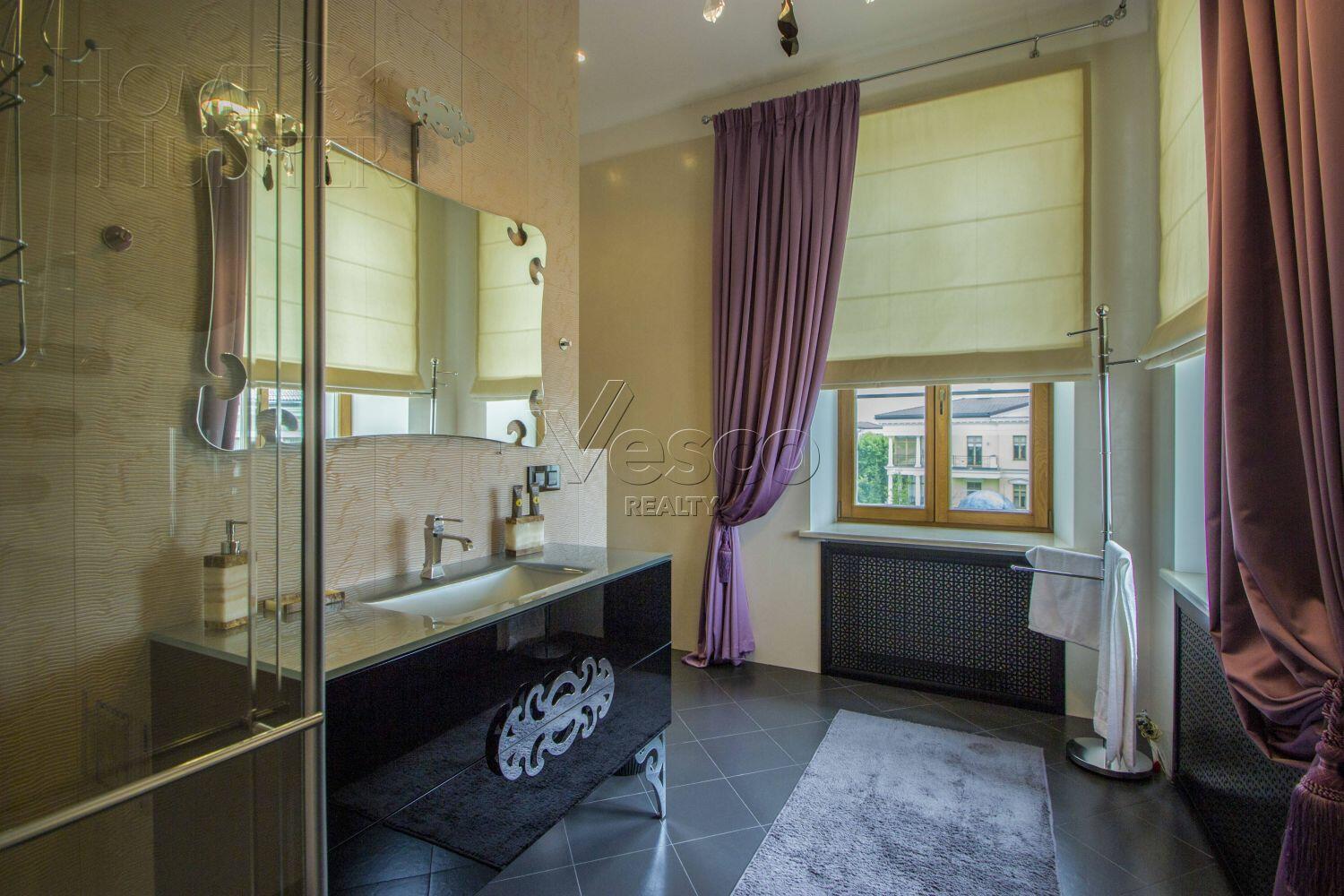 2-этажный коттедж 1 250 м² с отделкой